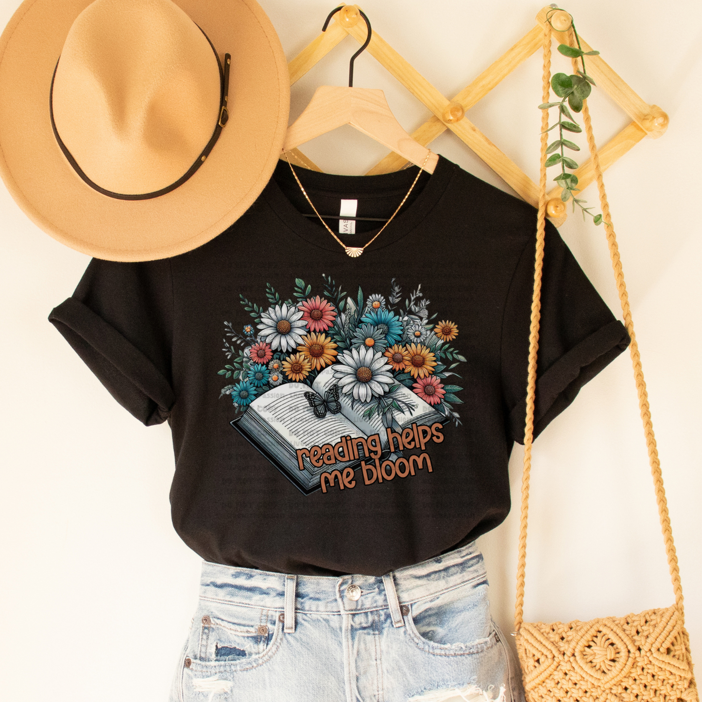 Reading Helps Me Bloom digital design